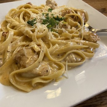 The Neighbors Place - Blackened chicken Alfredo - New American Near Me - Lynchburg, Virginia The Neighbors Place - Blackened chicken Alfredo - New American Near Me - Lynchburg, Virginia