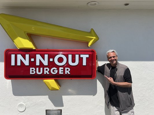 In-N-Out Burger by null
