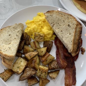 Cafe Madison - Super Breakfast - New American Near Me - Albany, New York