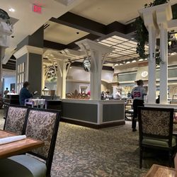 Selu Garden Café - Wide shot of the restaurant.