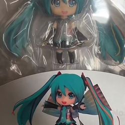 BEWARE! MOST OF THE NENDOROIDS THEY HAVE ARE BOOTLEGS