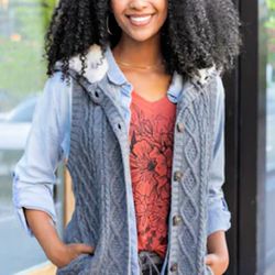 Lady Unique Boutique - Hooded cable knit vest