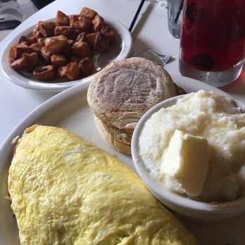 Briarpatch Restaurant - Mushroom omelette - American Near Me - Winter Park, Florida