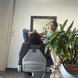 Rita's Parlour - Eyebrow threading