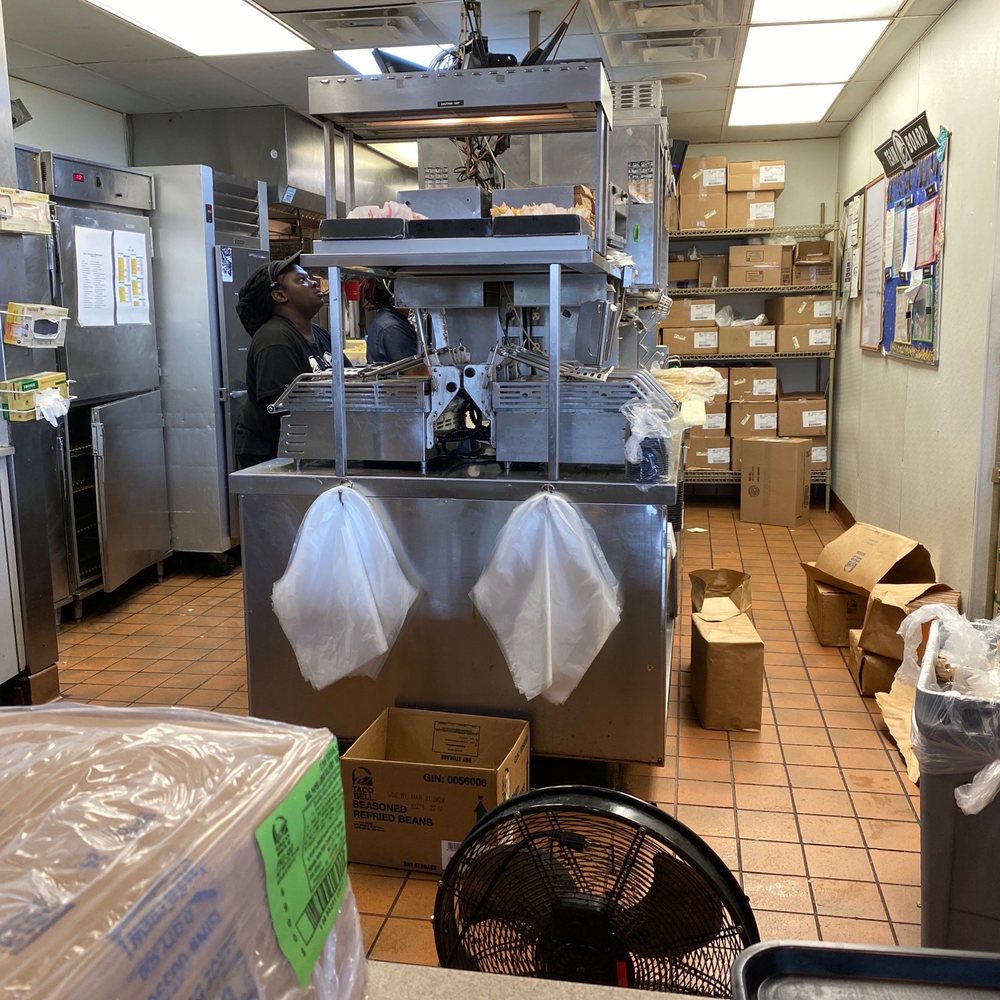 Taco Bell - Kitchen - Fast Food Near Me - Jacksonville, Florida