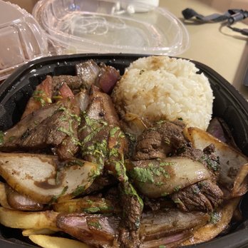 Pollos & Jarras - Lomo saltado - Peruvian Near Me - Miami, Florida Pollos & Jarras - Lomo saltado - Peruvian Near Me - Miami, Florida