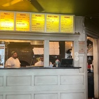 Best Pizza - INSIDE BEST PIZZA - Pizza Near Me - Brooklyn, New York