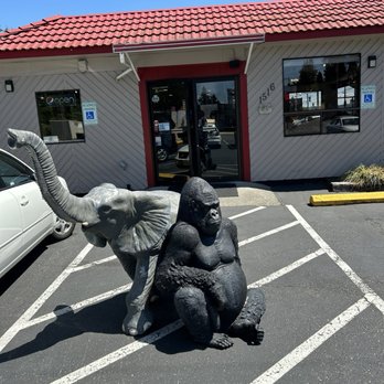 Noah's Ark Restaurant - Fun animal statues outside the restaurant. - Diners Near Me - Bremerton, Washington Noah's Ark Restaurant - Fun animal statues outside the restaurant. - Diners Near Me - Bremerton, Washington