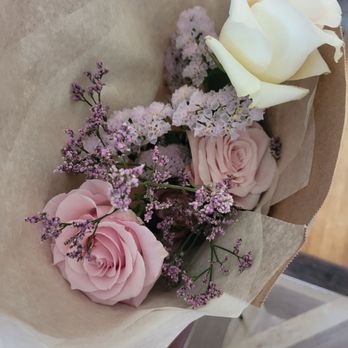 Cedarhouse Flowers - Florists Near Me - Seattle, Washington