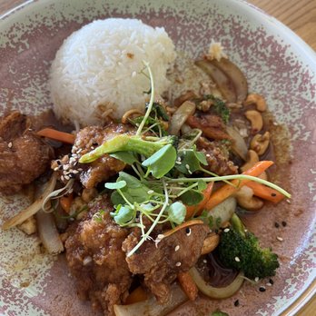 Nahm - Chicken with cashew was so tasty! - Thai Near Me - Stepneyville, AUK
