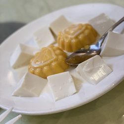 Saigon Seafood Harbor Restaurant - Coconut Jello & Mango