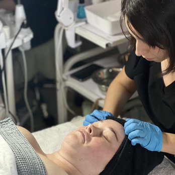 89 Beauty School - Esthetics training day. - Cosmetology Schools Near Me - Cypress, Texas 89 Beauty School - Esthetics training day. - Cosmetology Schools Near Me - Cypress, Texas