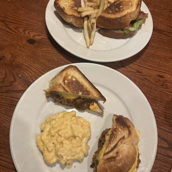 Smokey Bones - Brisket "Stuffed" Grilled Cheese & Side of Mac & Cheese & Smoked Turkey BLT - Barbeque Near Me - Virginia Beach, Virginia Smokey Bones - Brisket "Stuffed" Grilled Cheese & Side of Mac & Cheese & Smoked Turkey BLT - Barbeque Near Me - Virginia Beach, Virginia