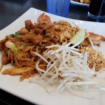 Basil Delight - Pad Thai - Thai Near Me - Pleasanton, California