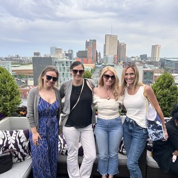 Lincoln Social Rooftop - City View - American Near Me - Columbus, Ohio