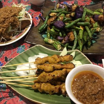 Malay Restaurant - Peanuts sauce with Tofu and cucumber , eggplants okra and asparagus with Malaysian sauce , and chicken satay - Malaysian Near Me - Flushing, New York