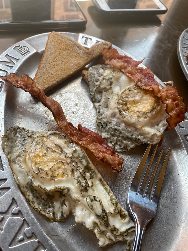 Maxwell's Plum English Pub