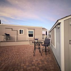Desert Gardens RV Resort - 170,000 2024 cavco fully furnished front and side porch shade by 10am unobstructed views 55x50