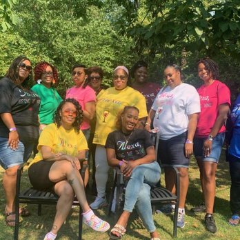 Fruitshine Wine - Fruitshine group photo - Wineries Near Me - Monticello, Indiana