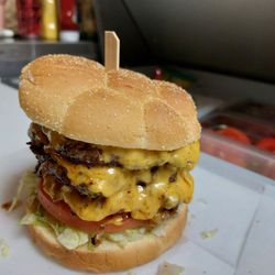 Izzy's Bar & Grill