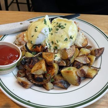Parkside Cafe - Seafood Benedict - American Near Me - Stinson Beach, California Parkside Cafe - Seafood Benedict - American Near Me - Stinson Beach, California