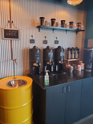 DV8 Kitchen - East End by null