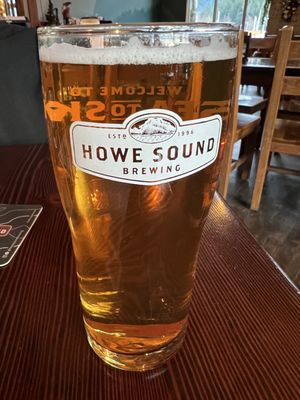 Howe Sound Inn & Brewing by null