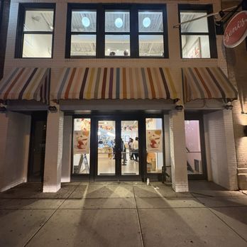 Jeni's Splendid Ice Creams - Ice Cream & Frozen Yogurt Near Me - Chicago, Illinois