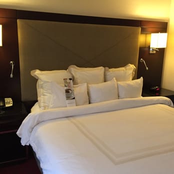Boston Marriott Burlington - Bed in the room - Hotels Near Me - Burlington, Massachusetts Boston Marriott Burlington - Bed in the room - Hotels Near Me - Burlington, Massachusetts