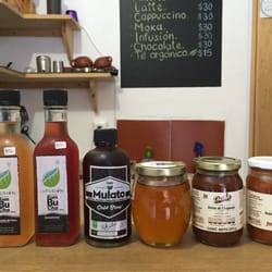 La Miscelánea - Mis compritas: kombucha, café extracción en frío, miel de abeja, salsas con chapulín y guanábana