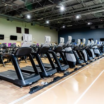 West Suburban YMCA - Gyms Near Me - Wauwatosa, Wisconsin West Suburban YMCA - Gyms Near Me - Wauwatosa, Wisconsin