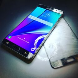 Smartfix Repairs - Samsung Galaxy Note 5 cracked  glass only replacement.