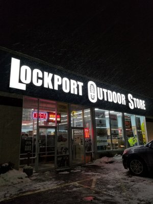 LOCKPORT OUTDOOR STORE - Updated October 2025 - 21 Photos & 15 Reviews - 5943 S Transit Rd