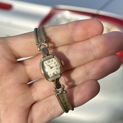 Duvall Goldsmiths - Fixed watch