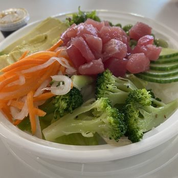 Fresh Out the Box - Tuna poke - Food Trucks Near Me - Louisville, Kentucky