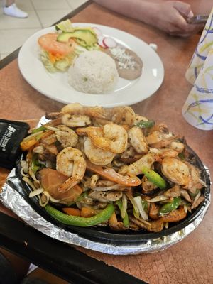 Taqueria Los Compadres by null