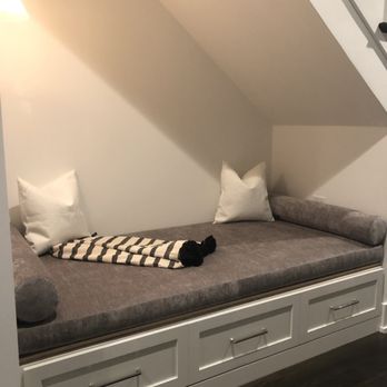 Louis Custom Upholstery - Furniture Reupholstery Near Me - Chicago, Illinois