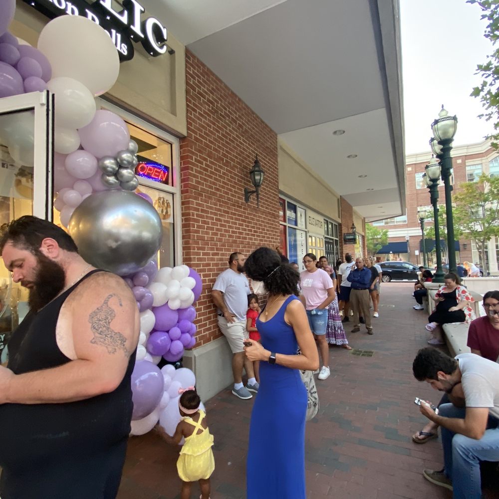 Cinnaholic - Line for $1 Old Skool Roll* - Bakeries Near Me - Virginia Beach, Virginia