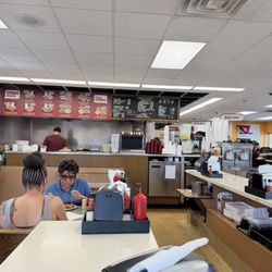 The Hot Dog Shoppe - Hot Dog Shoppe on a Wednesday evening