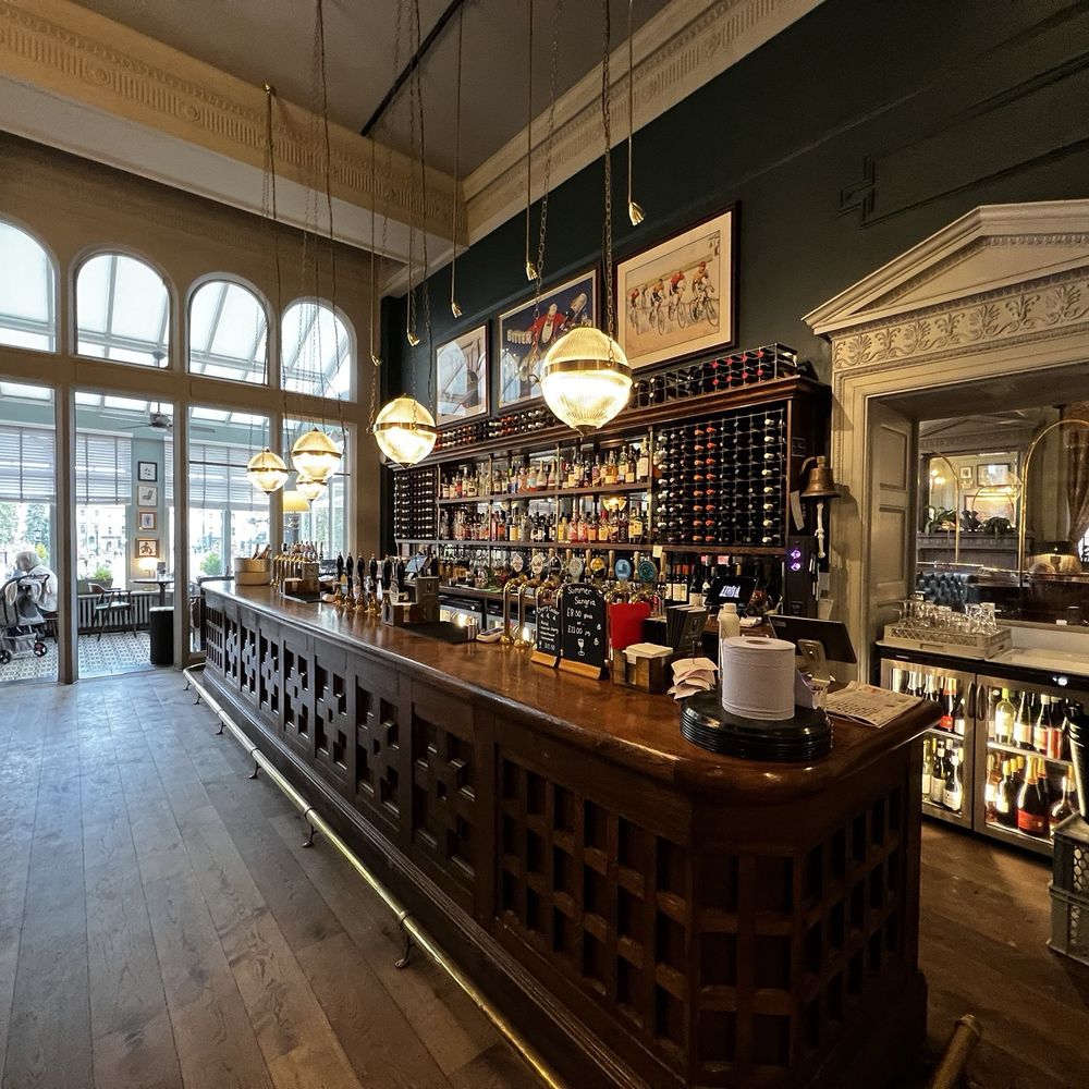 Bar room