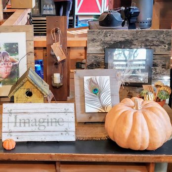 Maybury Farm - Knick knacks - Attraction Farms Near Me - Northville, Michigan Maybury Farm - Knick knacks - Attraction Farms Near Me - Northville, Michigan