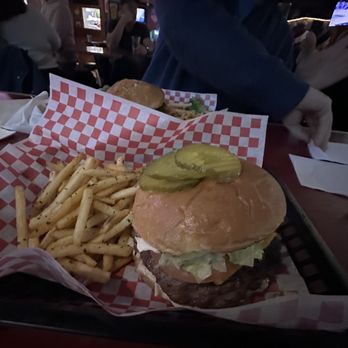 George & Walts Grill - Sports Bars Near Me - Oakland, California George & Walts Grill - Sports Bars Near Me - Oakland, California