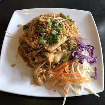 Thai Ocean - Phad Thai with chicken - Thai Near Me - Seattle, Washington