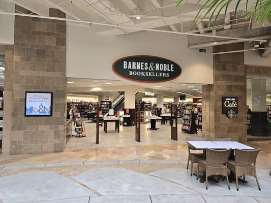 Barnes & Noble by null
