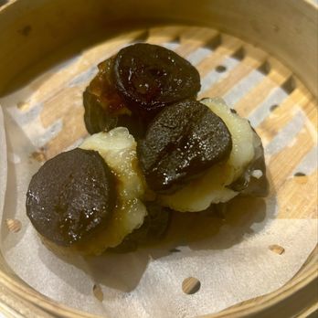 唐宮小聚 - Siu Mai with Scallops and Black Garlic - Dim Sum Near Me - Hong Kong, HK