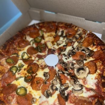 Fullerton Pizza - Large Pepperoni 1/2 mushroom 1/2 jalapeños Pizza - Pizza Near Me - Fullerton, California