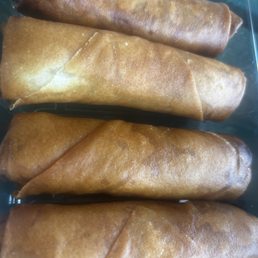 Spring rolls - actually comes with 5 and were tasty but a bit overcooked (greasy)