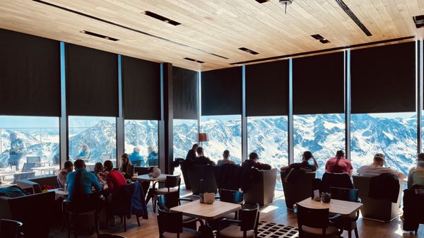 Restaurant ice Q by null