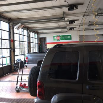 Castrol Premium Lube Express - Garage - Oil Change Stations Near Me - Green Brook, New Jersey Castrol Premium Lube Express - Garage - Oil Change Stations Near Me - Green Brook, New Jersey