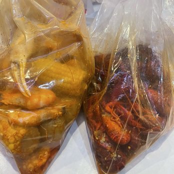 Whittier Stinkin Crawfish - 1 lb of crawfish and 1 head on, 1lb snow crab, and 2 lobster tails with all the things!!! - Seafood Near Me - Whittier, California